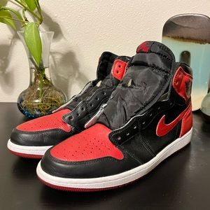 Air Jordan 1 Retro High OG- Black and Red